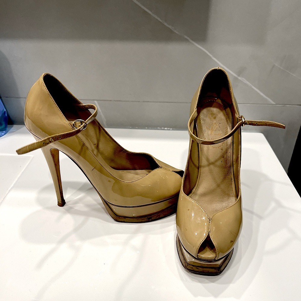 Ysl tribute Mary Jane heel 37.5 in beige patent leather